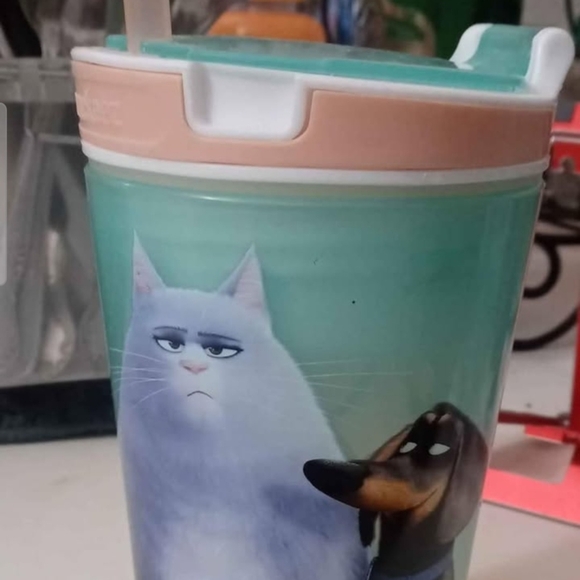 Snackeez Jr The Secret Life of Pets 2-in-1 Snack and Drink Cup - Picture 1 of 3
